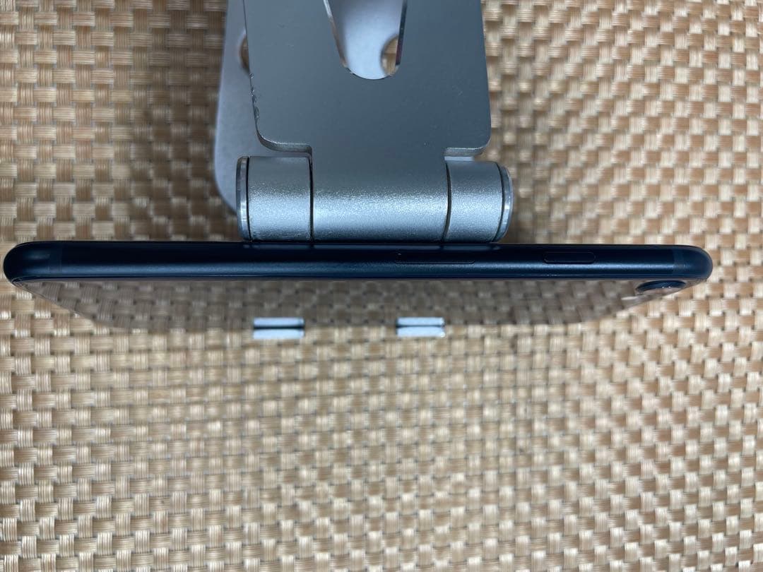 iPhone SE 第3世代 64 GB ミッドナイトSIMフリー【0243】