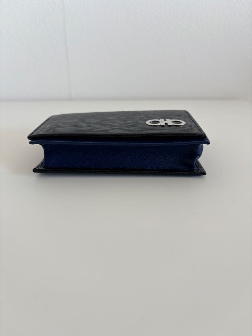 【サルヴァトーレ・フェラガモ]】名刺入れ