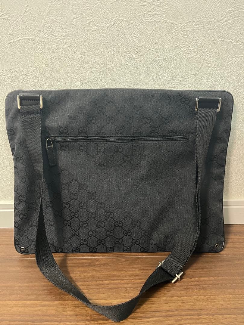 GUCCI ショルダーバッグ GG キャンバス ブラック サコッシュ