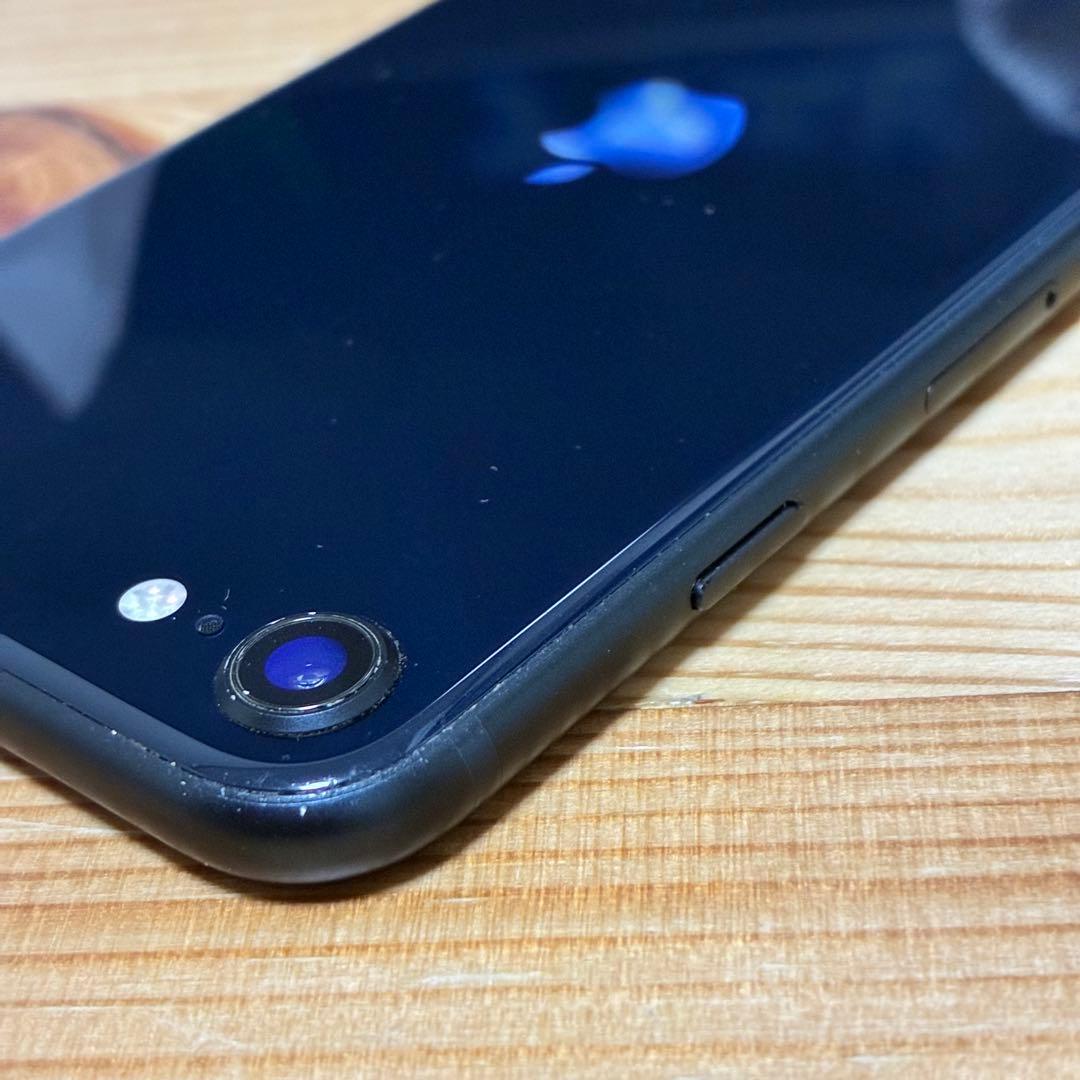 バッテリー新品　iPhoneSE第3世代64GB SIMフリー yy17700e