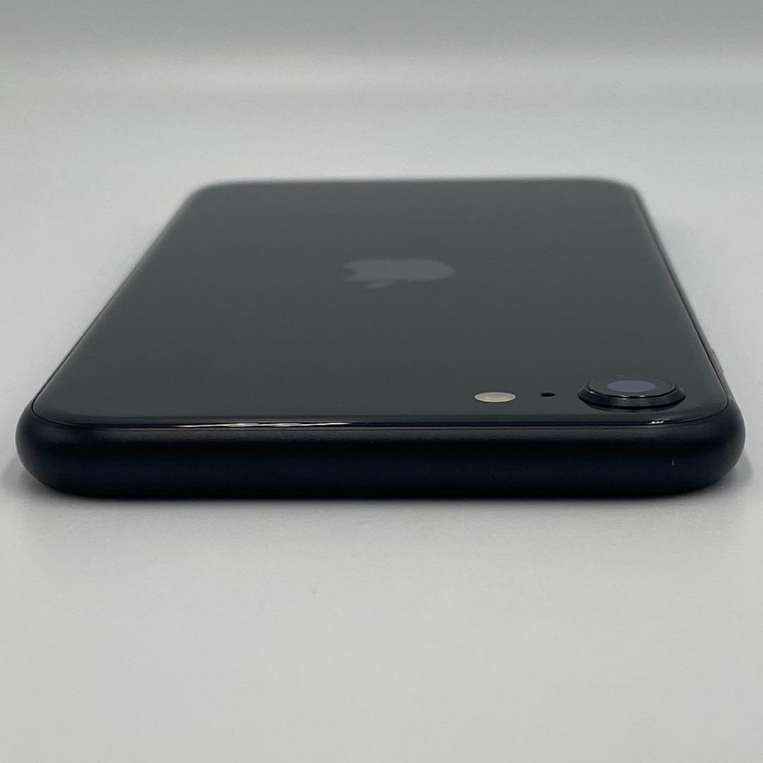 美品 Apple iPhone SE (MX9R2J/A)