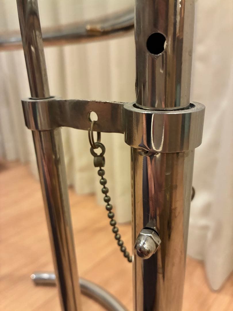 アイリーングレイ リプロダクト品 ガラスサイドテーブル プロ梱包発送たのメル便