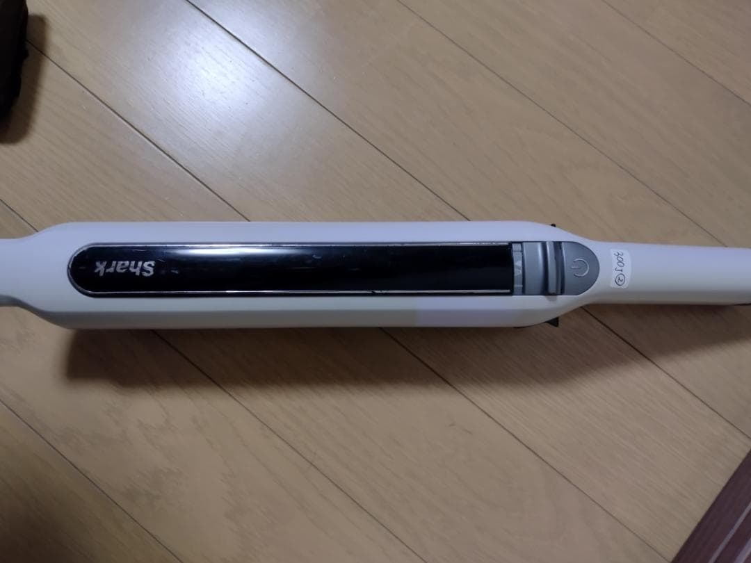 シャーク★コードレスクリーナー★CS300JWH★バッテリー新品と大差なし★