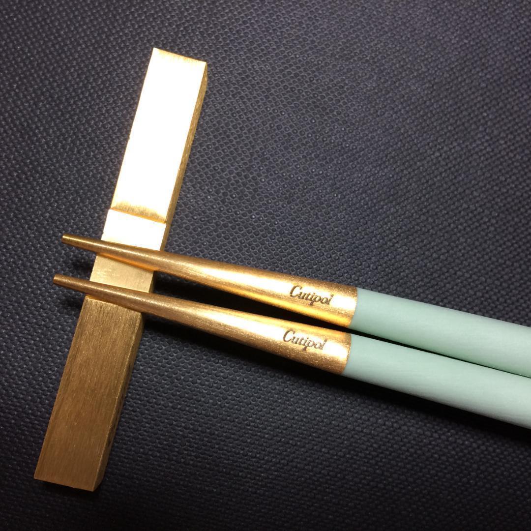 ラスト！セール価格　クチポール　GOA　セラドン＆ゴールド　箸＆箸置き　２セット