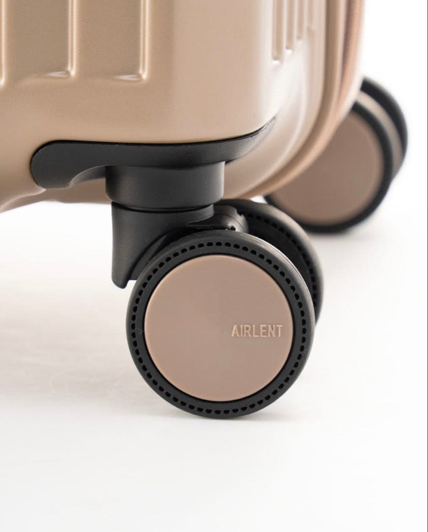 シュヴァルツ！ アジアラゲージ SolidKnight キャリーケース