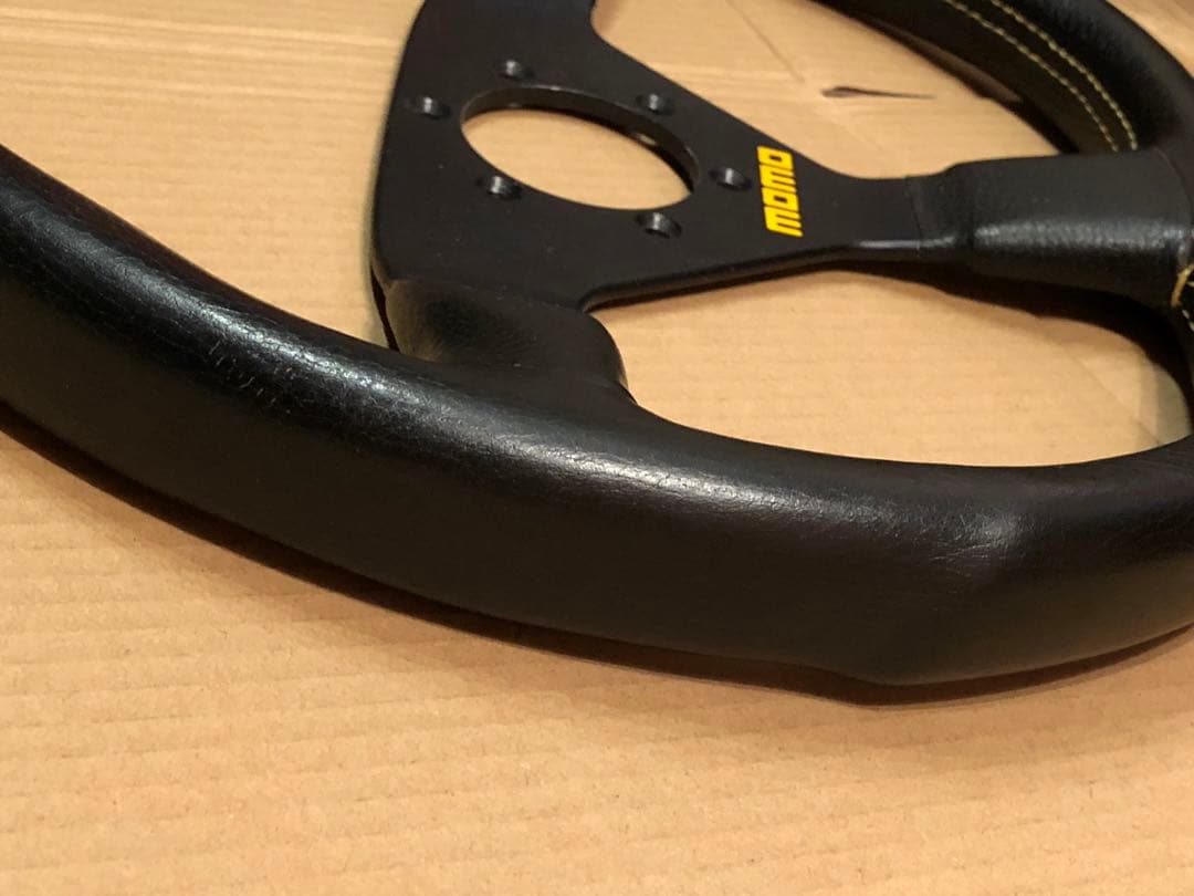 希少　MOMO ステアリング ヴェローチェレーシング D型 タイプ