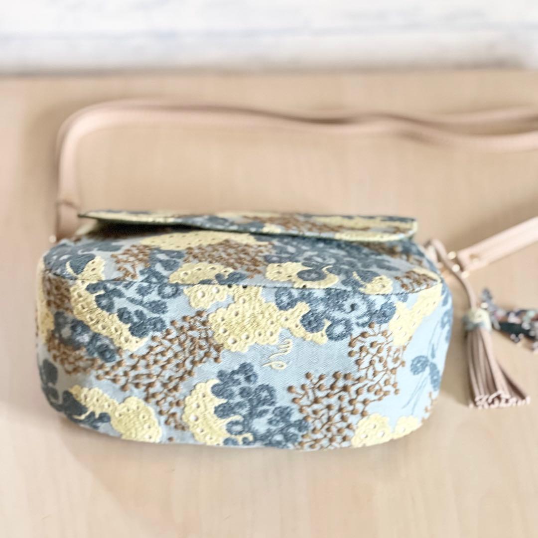 ミナペルホネン コロンとしたショルダーバッグMB504-051