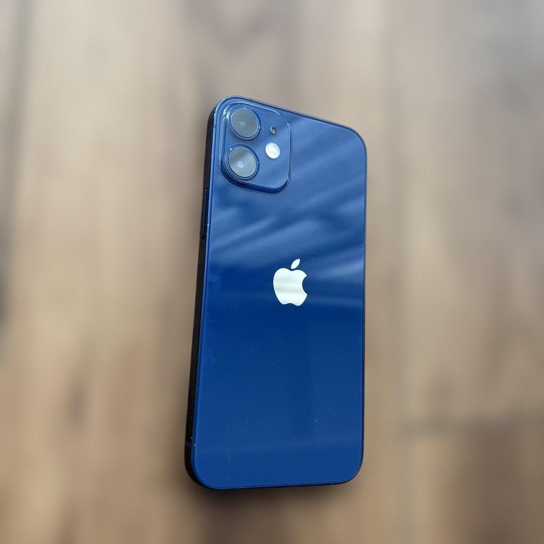 Apple iPhone 12 深い青 本体