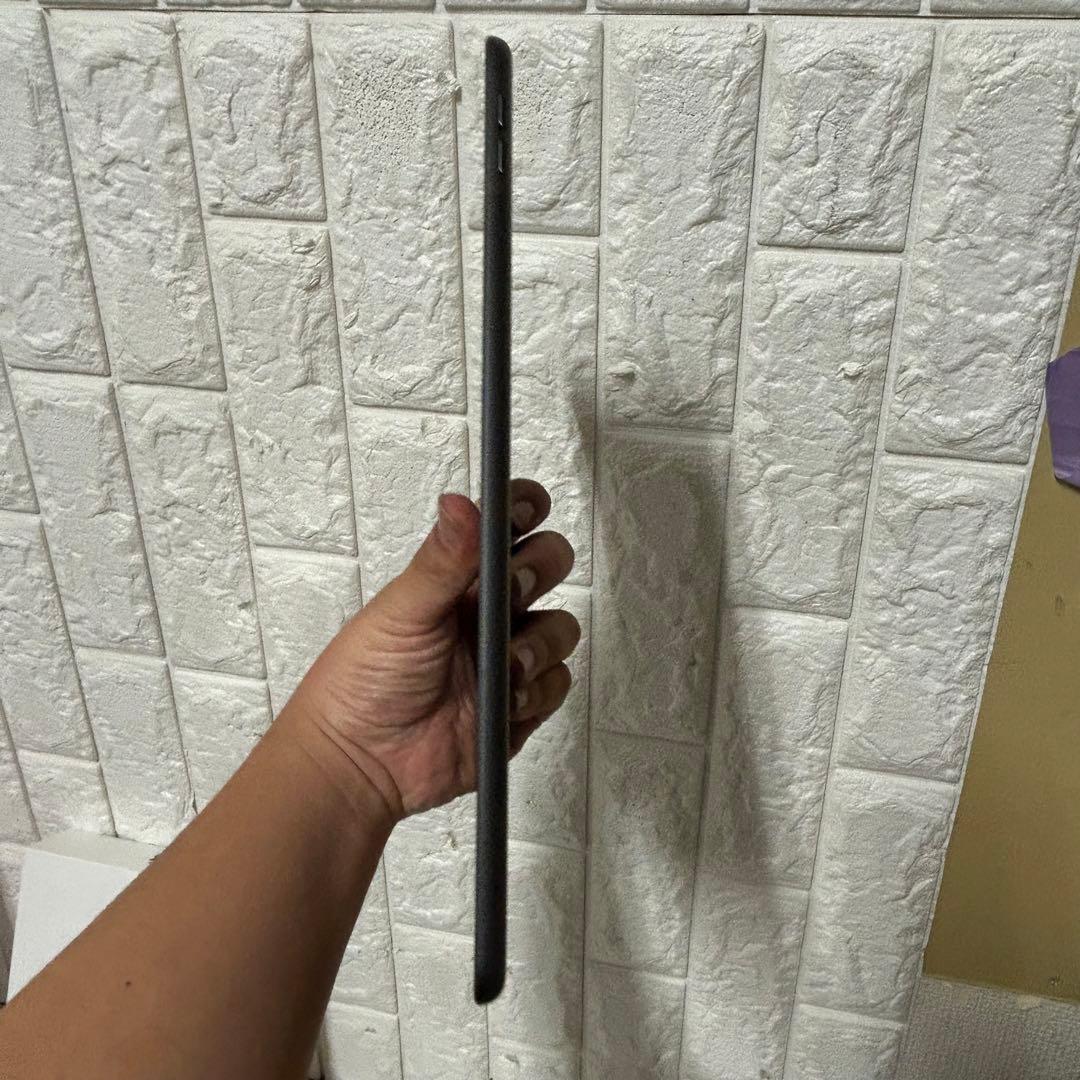 【送料込】Apple iPad 第7世代wifi 32G スペースグレイ