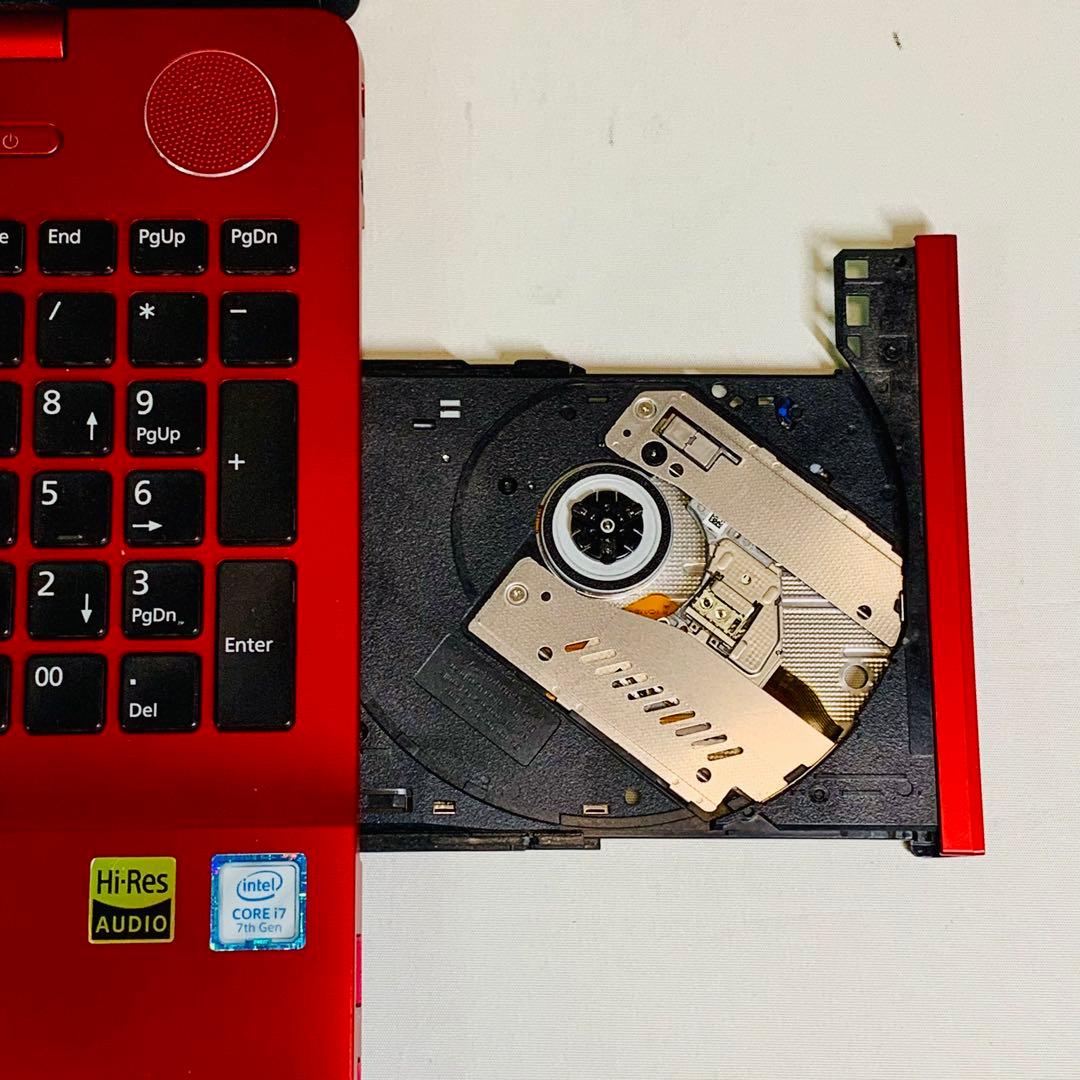 Core i7✨SSD2TB✨32GB✨カメラ✨富士通✨レッド✨ノートパソコン