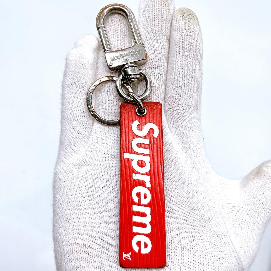 レア品　LOUIS VUITTON 付属品付き　シュプリーム キーホルダー