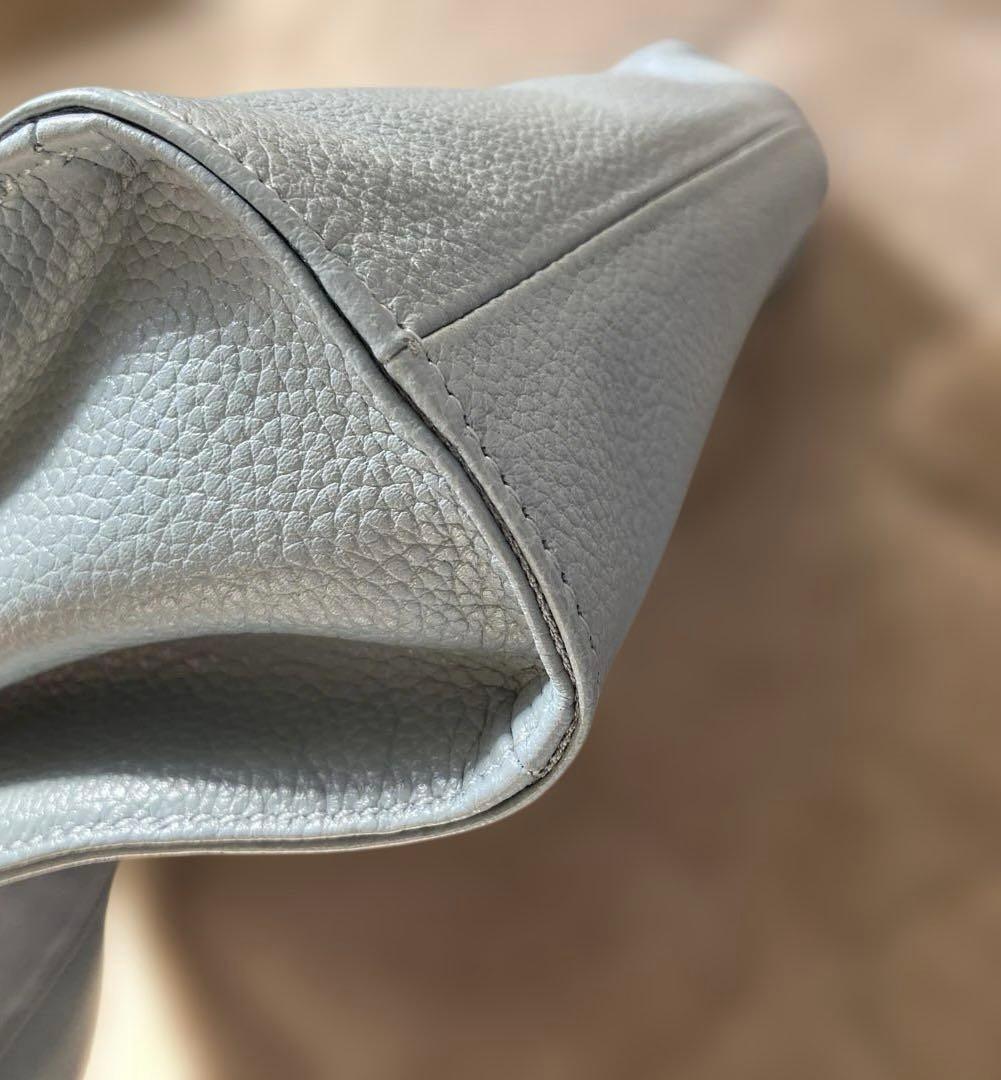 イアパピヨネワイドテープレザー ショルダーバッグ