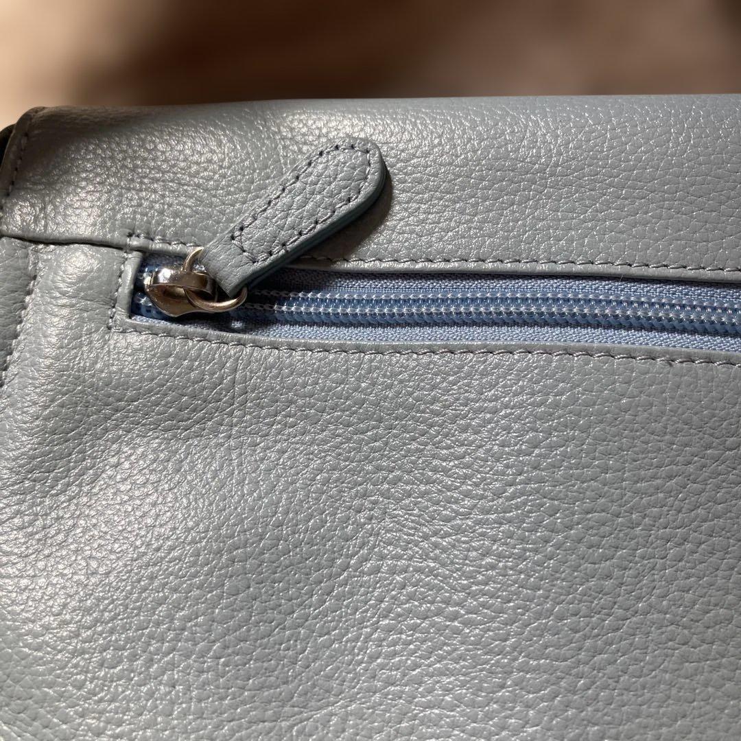 イアパピヨネワイドテープレザー ショルダーバッグ