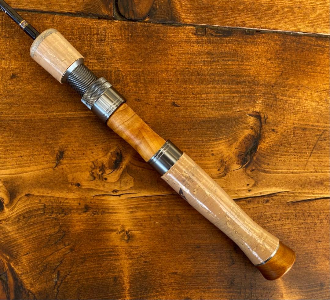 トラウトロッド　ウッドリールシート　渓流釣り　源流　天然木　スピニング　山女魚