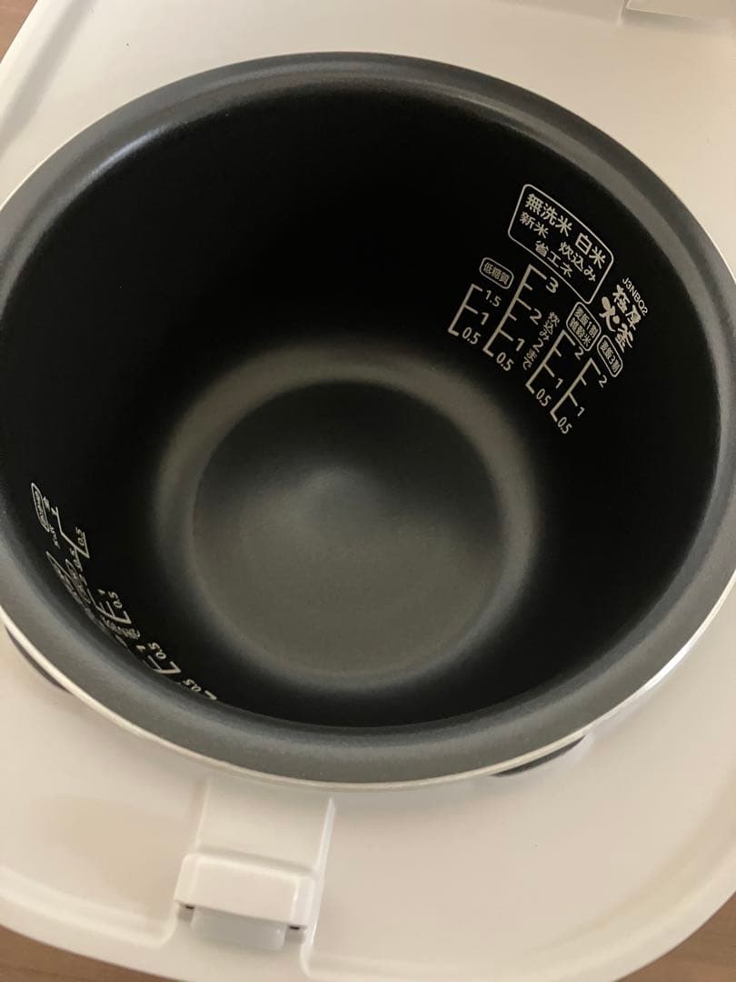 アイリスオーヤマ　RC-IK30-W　IHジャー炊飯器　3合　ホワイト