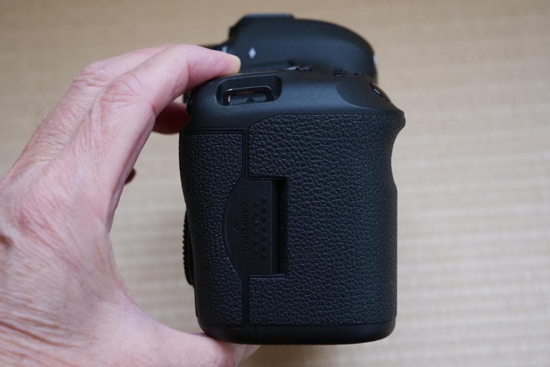 キヤノン　EOS5DMarkⅢ　ボディ　美品　シャッター回数11,000回