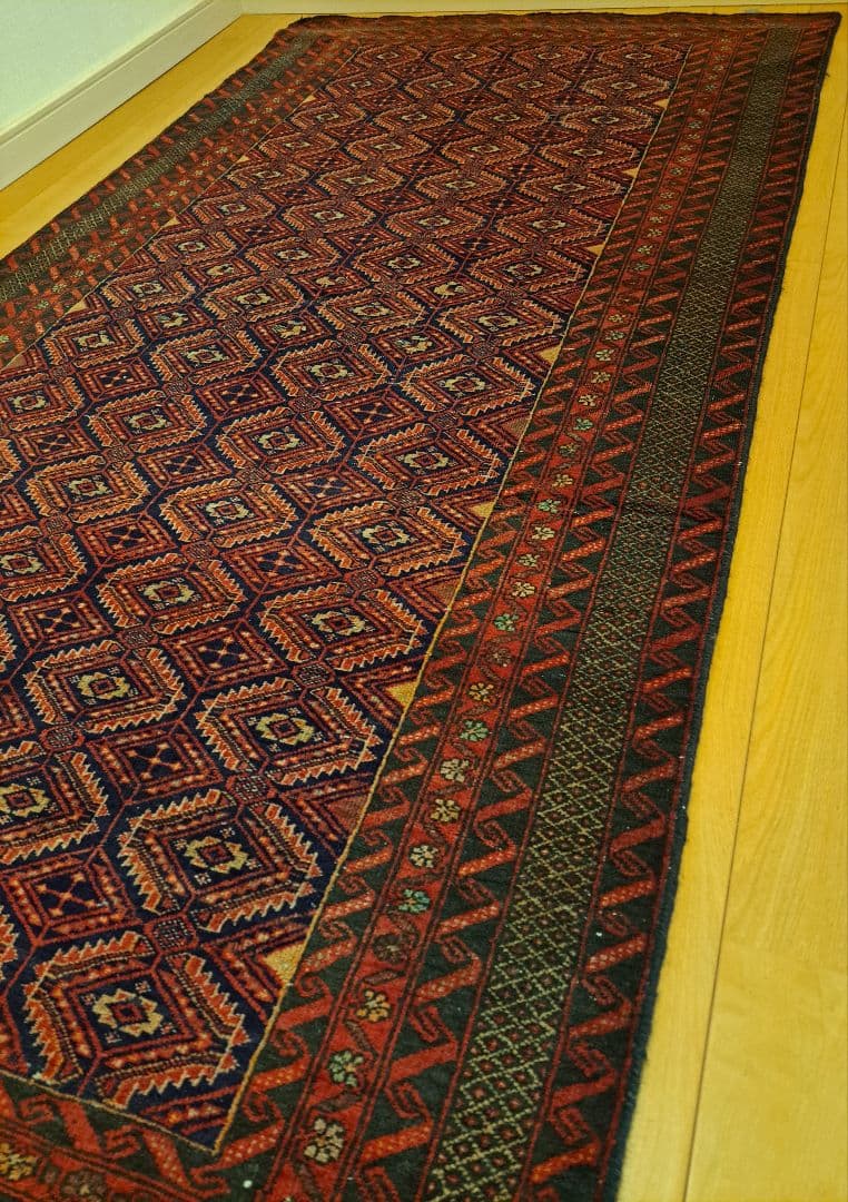 手織りトライバルラグ　ヴィンテージラグ　イラン　ウール　ペルシャ絨毯　バルーチ