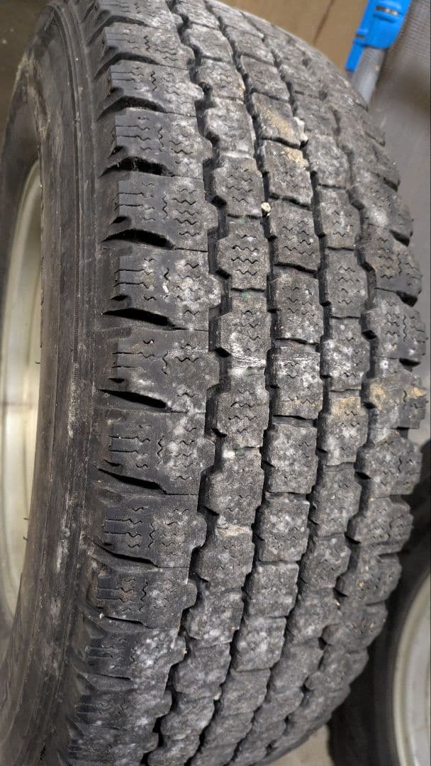 直接引取のみ　奈良　ハイエース　スタッドレスタイヤホイールセット