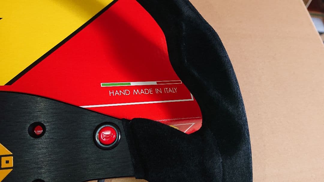 ［未使用品］momo ステアリング MOD.80EVO SUEDE