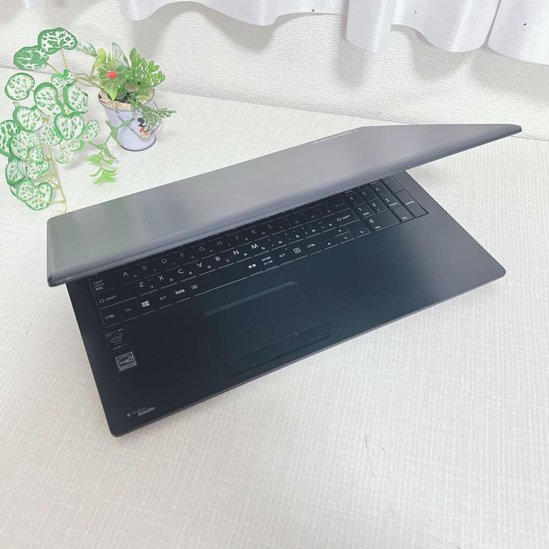 美品、メモリ8G、高速SSD、Win11、イラレ&オフィス2021、コアi3