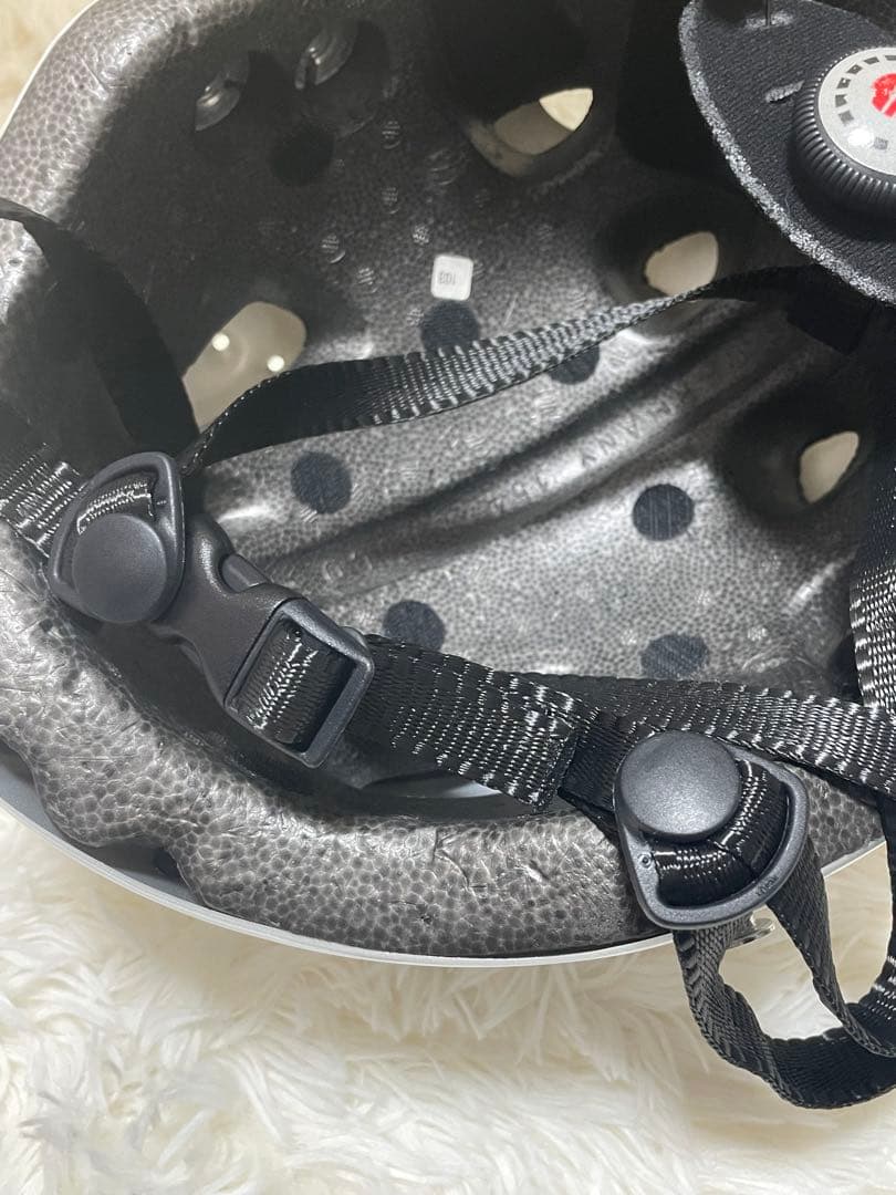 希少　CHANEL シャネル ヘルメット IDENTIFICATION 白