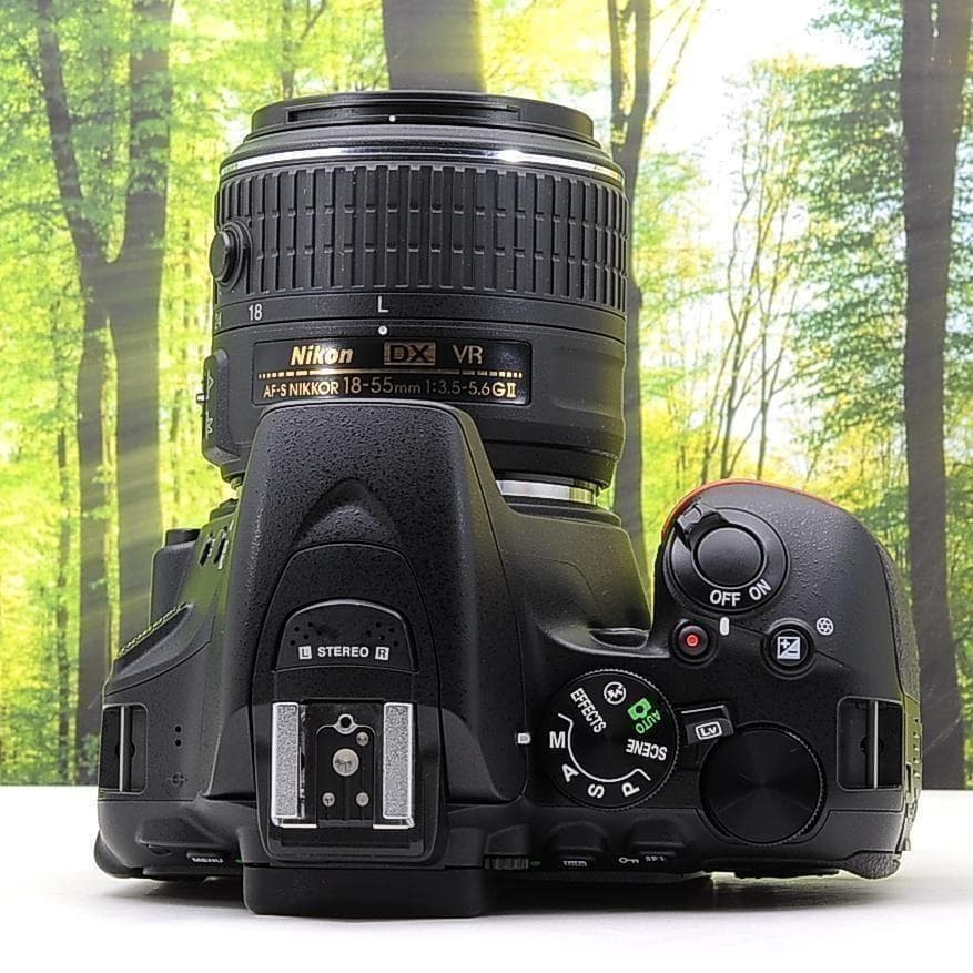 ショット数7259枚！スマホ転送機能付☆ニコン D5500☆液晶タッチ操作