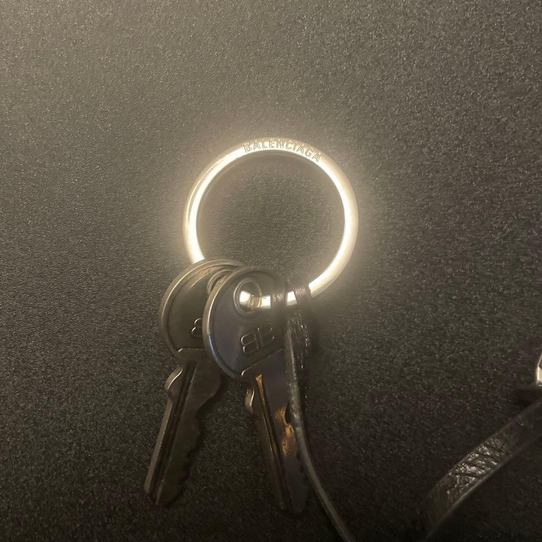 ［balenciaga］ LE CITY エッフェル塔 チャーム ブラック