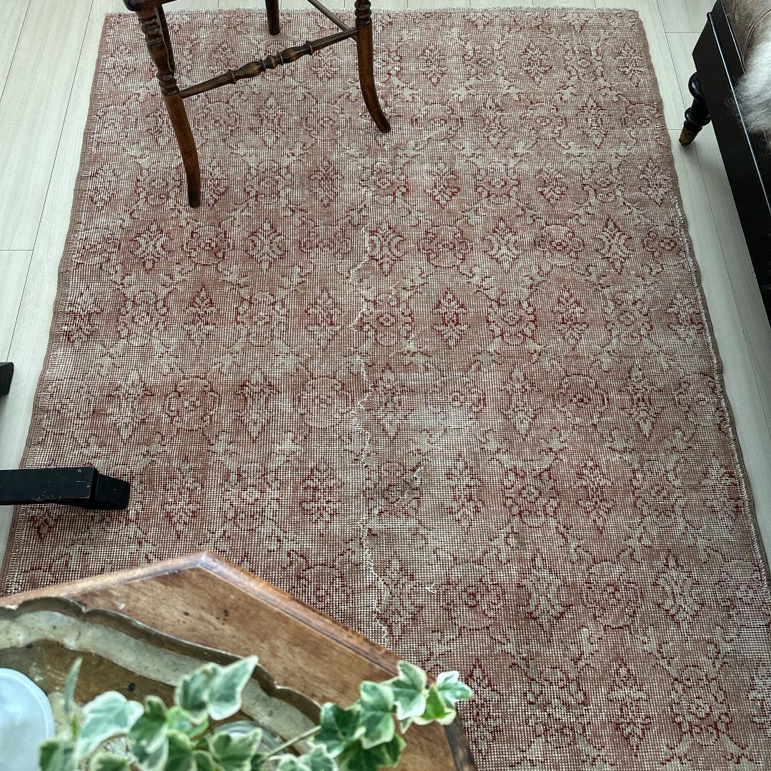 トルコ ヴィンテージラグ A95 レア人気柄 紋章 ピンクベージュ レッド