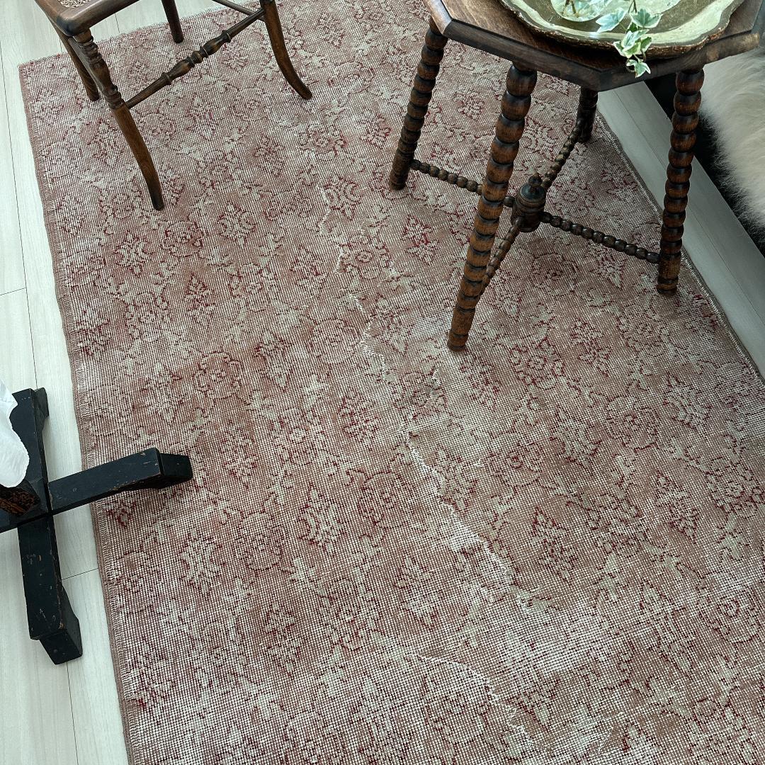 トルコ ヴィンテージラグ A95 レア人気柄 紋章 ピンクベージュ レッド