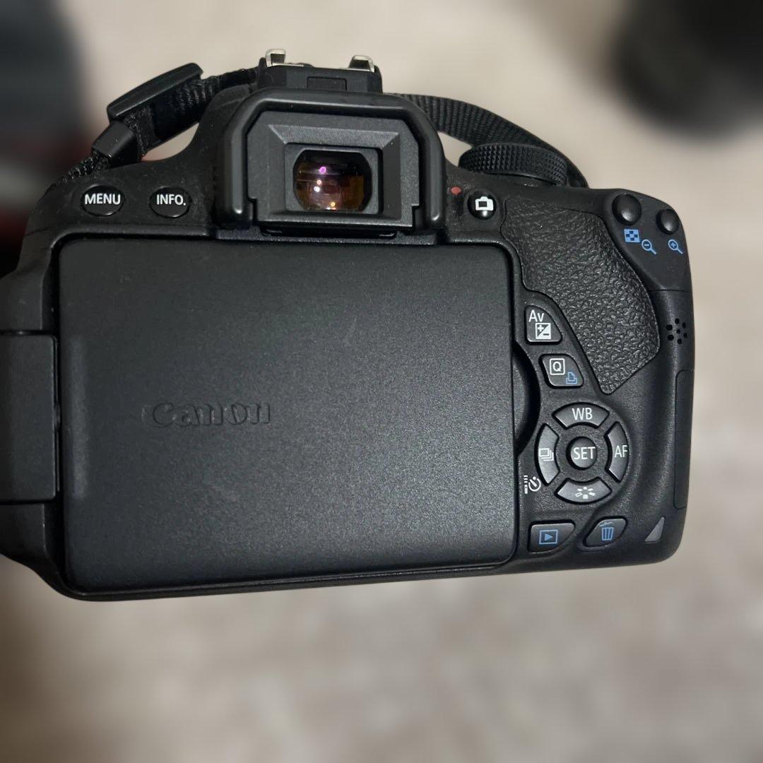 一眼レフ　Canon EOS kiss X7i ダブルズームキット