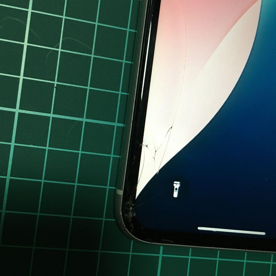 iPhoneXR 64GB 画面割れあり