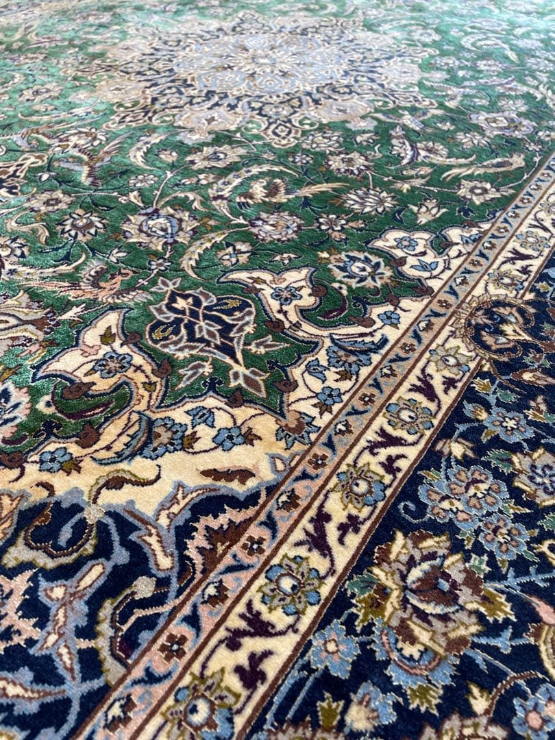 最高級イスファン産ペルシャ絨毯