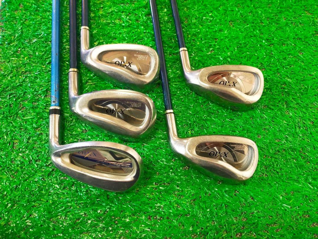 希少ゼクシオ1210多数レディース8本ドライバーフェアウェイウッドUTアイアン