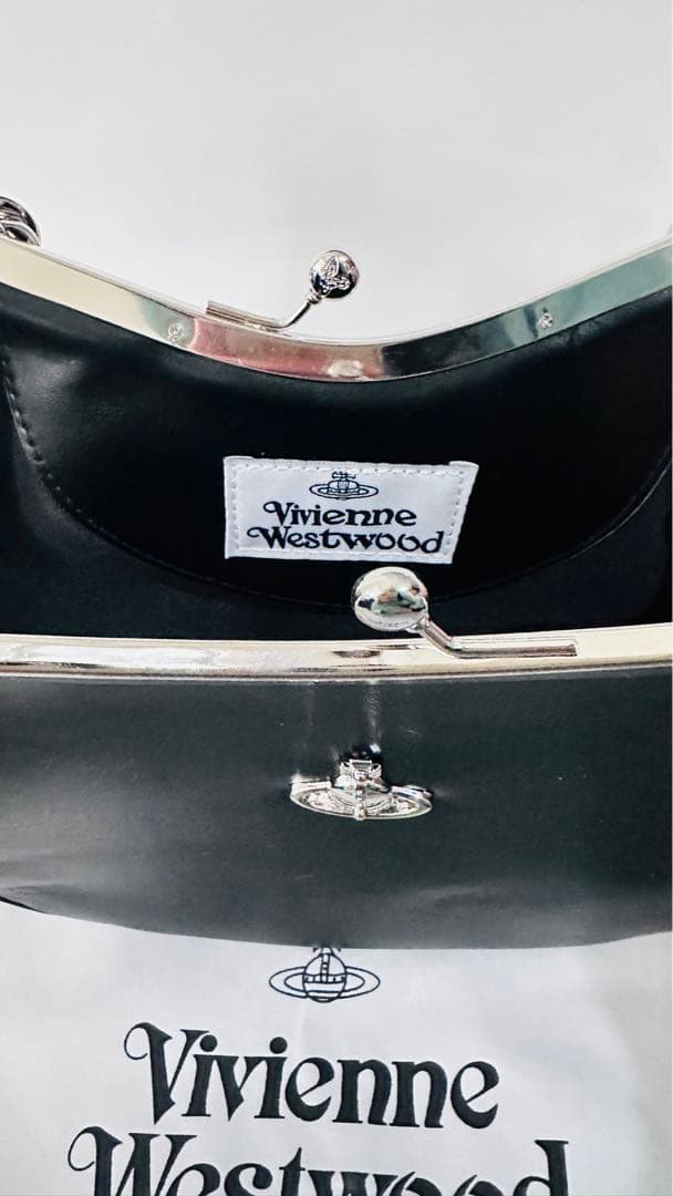 ヴィヴィアンウエストウッド　ハンドバッグブラックチェーンチャーム付き　美品