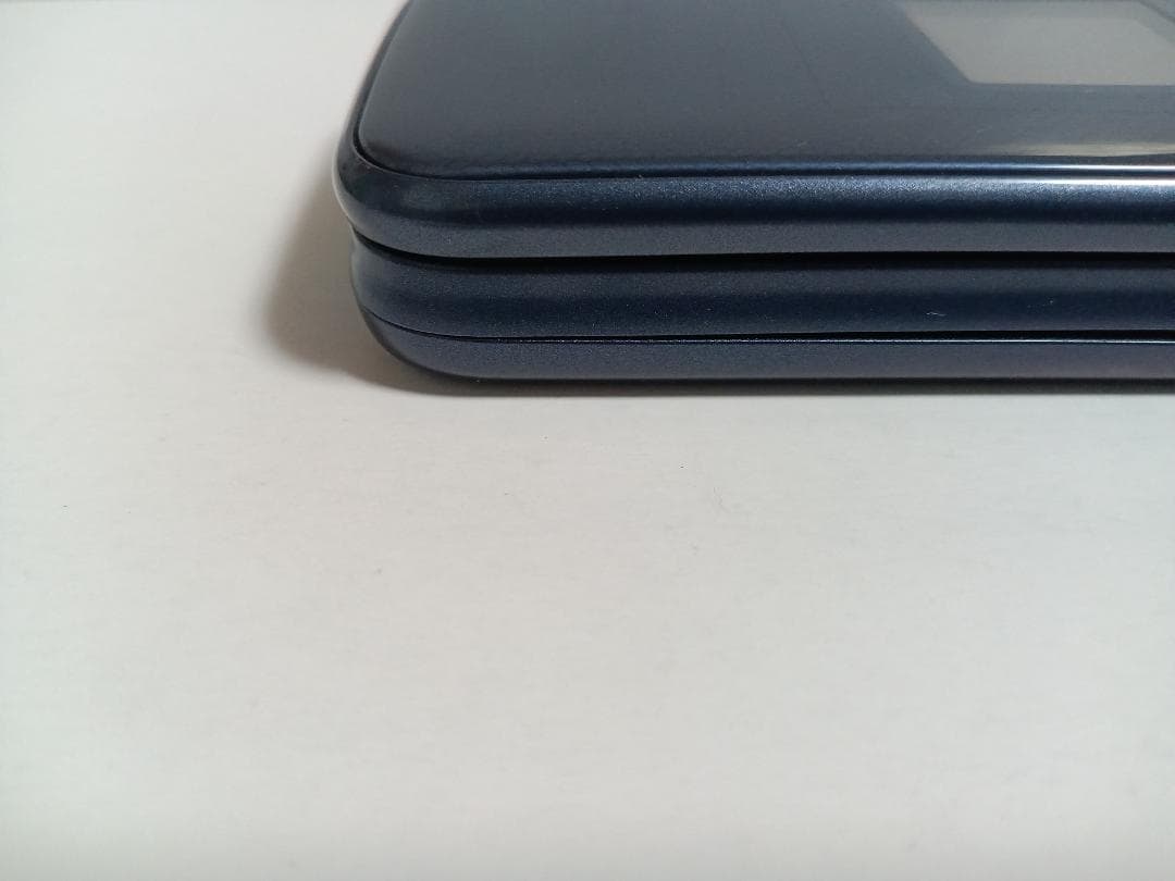 ☆docomo らくらくホン F-01M ネイビー