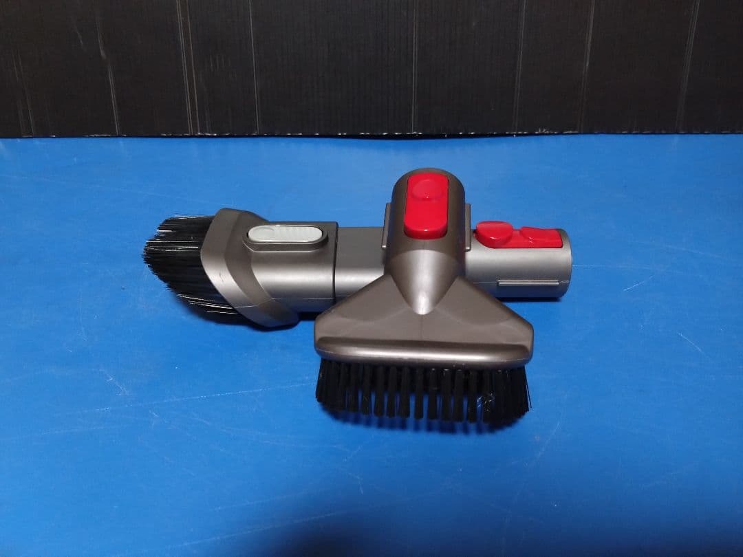 大人気モデル！dyson‼️デジタルスリムフィラフィ SV18充電スタンド付き①