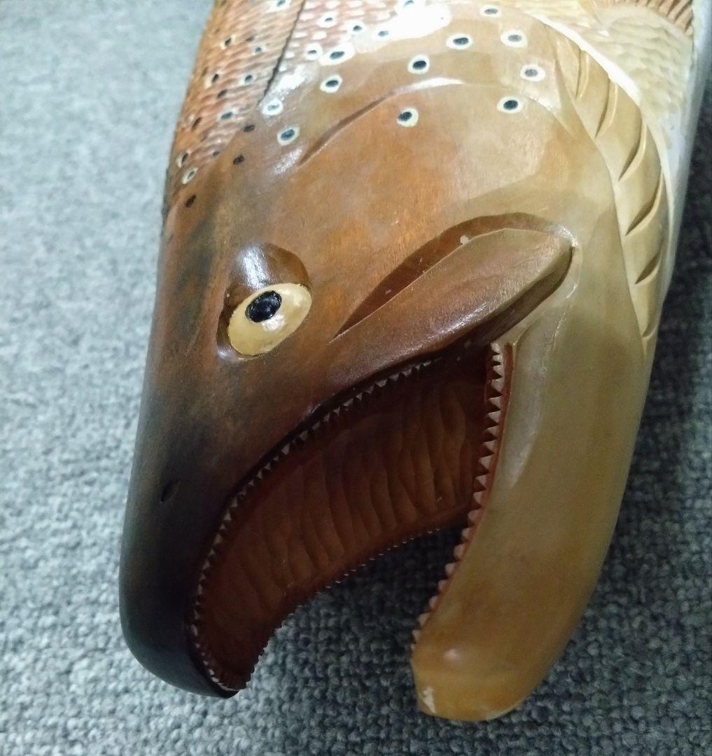 ブラウントラウト　木製　オブジェ