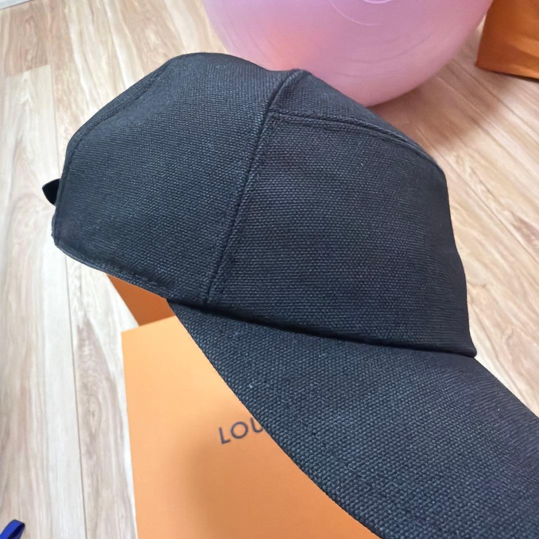 デゲン　ルイヴィトン キャップ ブラック LVロゴ 帽子 正規品 箱あり