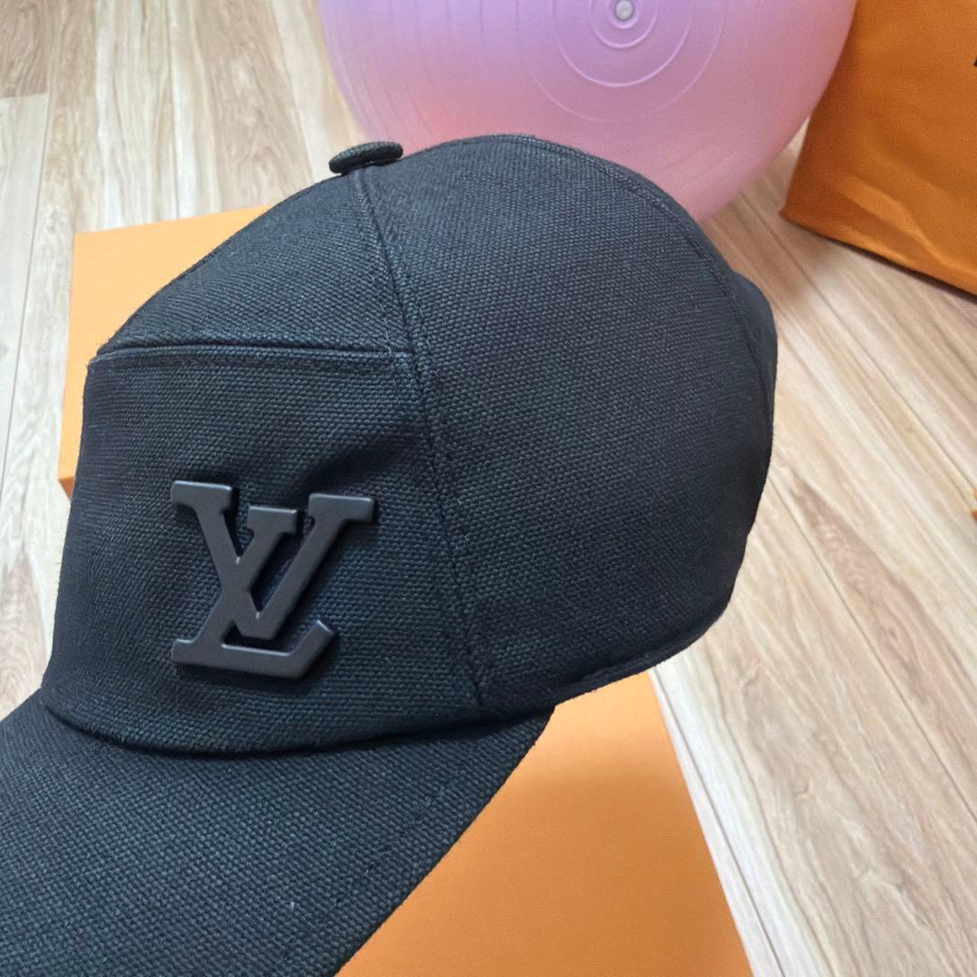 デゲン　ルイヴィトン キャップ ブラック LVロゴ 帽子 正規品 箱あり