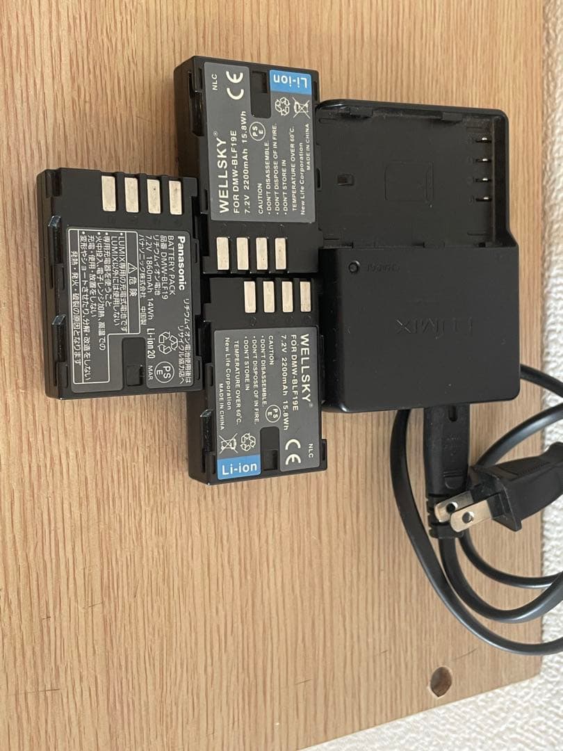 【中古】LUMIX GH4 デジタル一眼レフ　レンズ付(HD14-140)