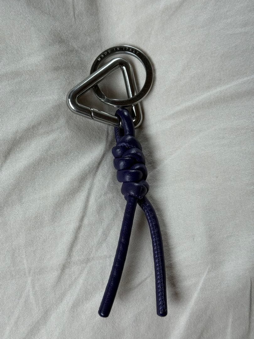 ボッテガ・ヴェネタ ネイビー キーホルダー