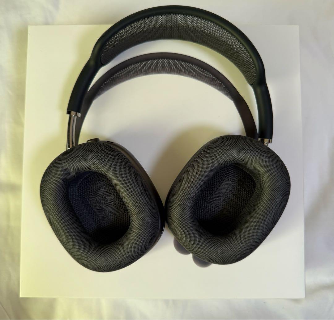 AirPods Max スペースグレー　Apple