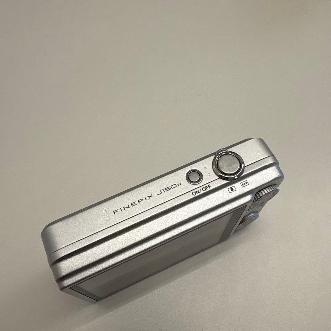 FUJIFILM FINEPIX J150W コンパクトデジタルカメラ　コンデジ
