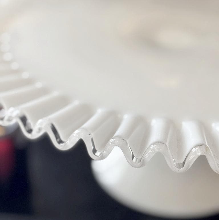 フェントン　ケーキスタンド　シルバークレスト　ミルクガラス　ペデスタル