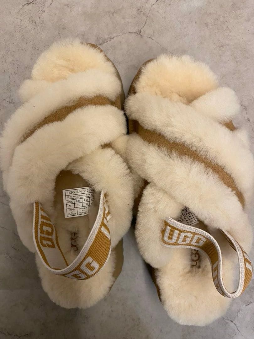 美品　希少　UGG W DISCO CROSS SLIDE アグ ボアサンダル