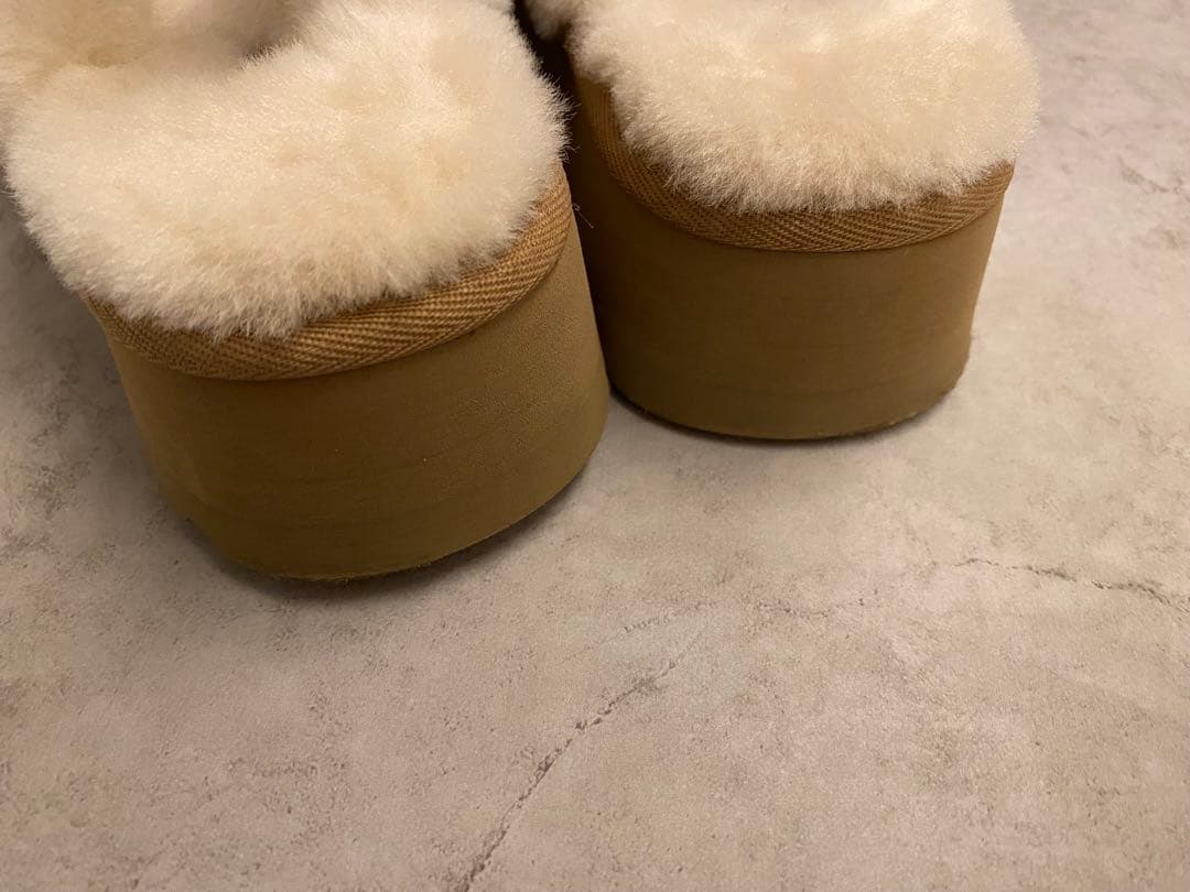 美品　希少　UGG W DISCO CROSS SLIDE アグ ボアサンダル