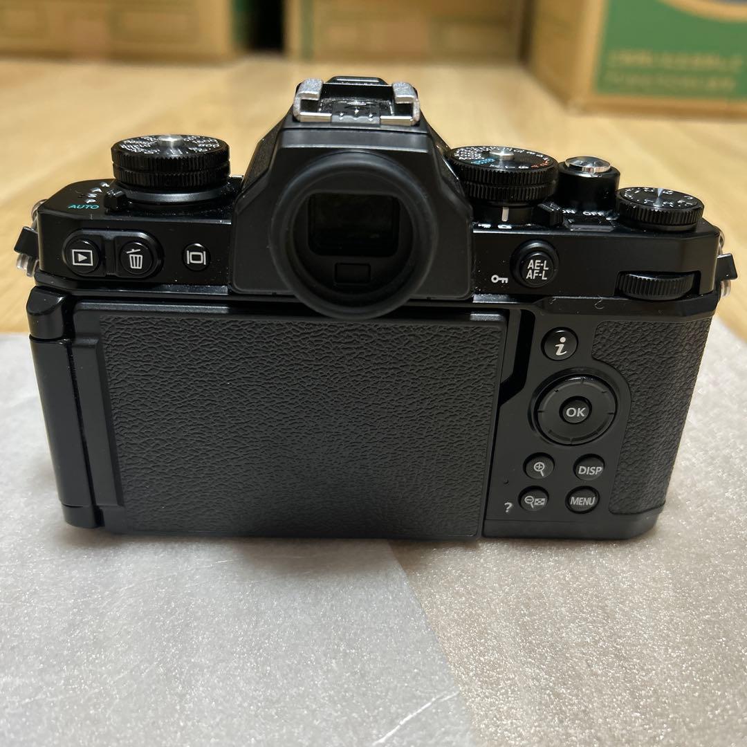 Nikon Z fc ミラーレス一眼カメラ ブラック