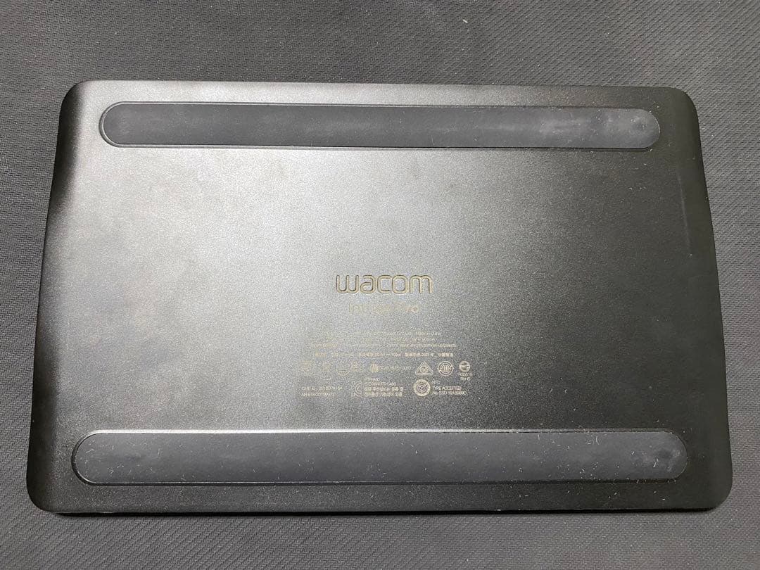 Wacom Intuos Pro PTH-460/K0-DB ワコム　ペンタブ