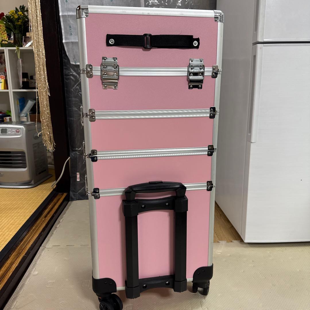ネイル、メイク、キャスター付きケース