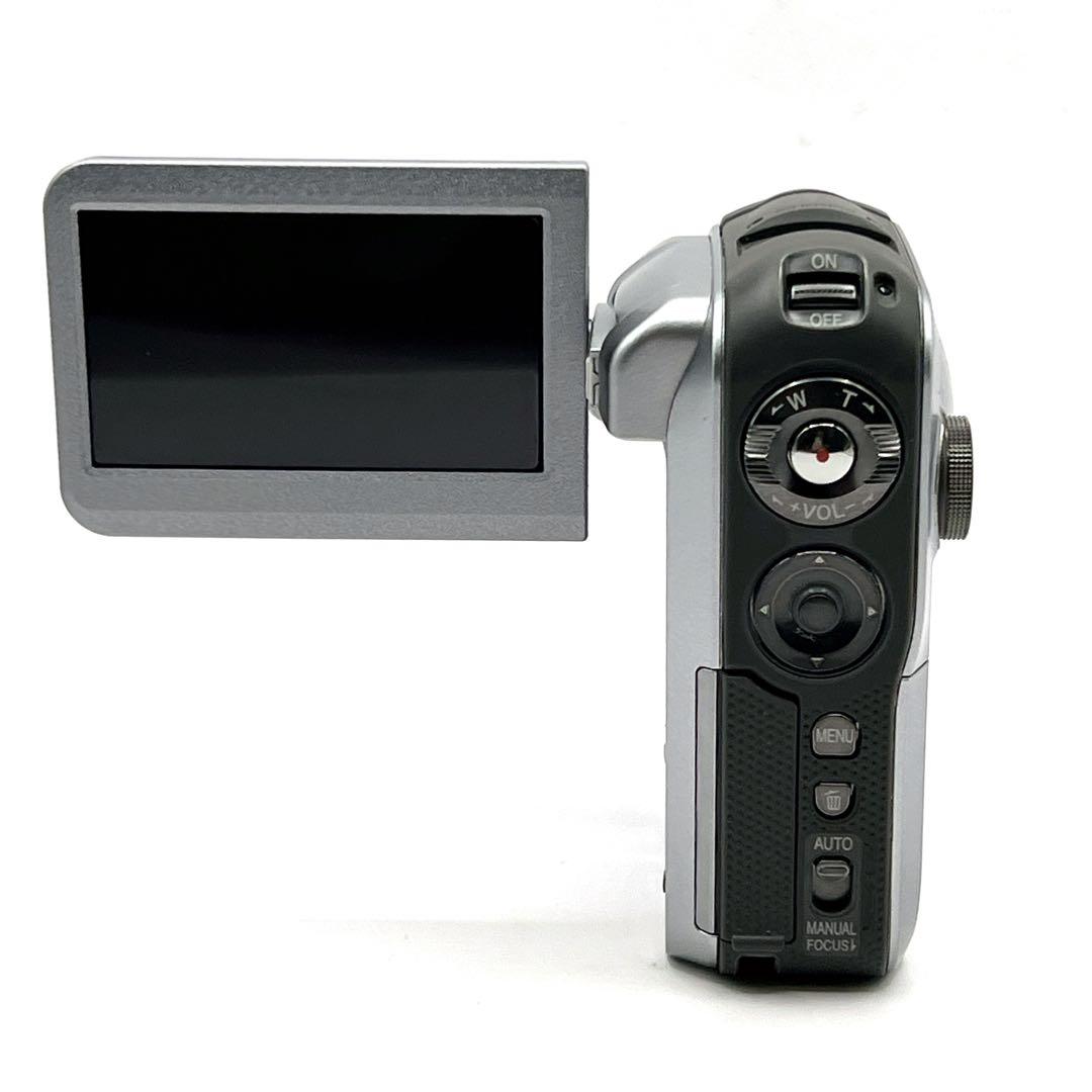 【未使用品】 Panasonic SDR-S200 シルバー　ビデオカメラ